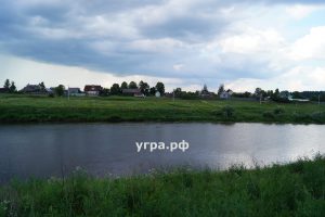 фото берег Деревня Болобоново река Угра лето