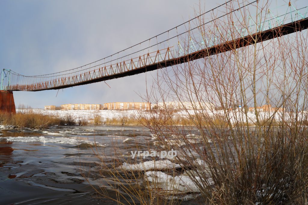 Товарково мост через реку Угра зима
